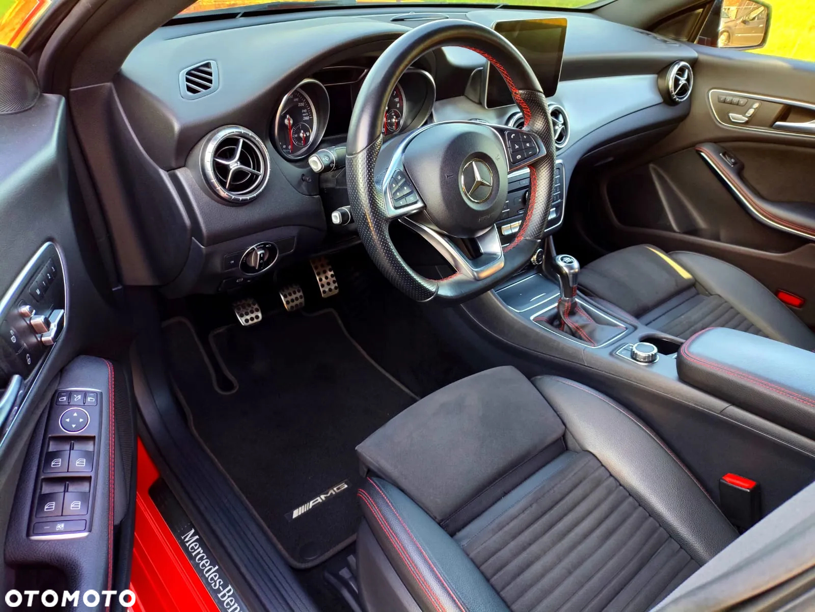 Mercedes-Benz CLA 180 AMG Line - 16