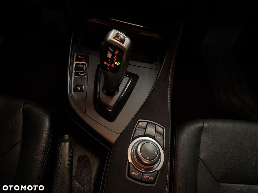 BMW Seria 1 - 30