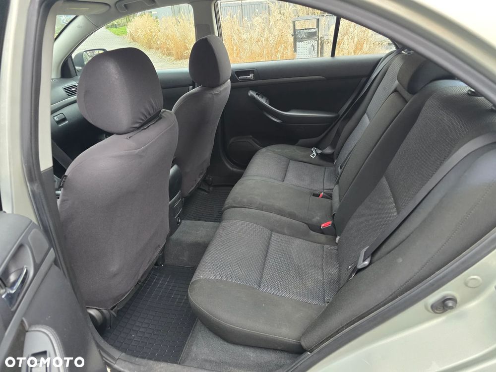 Toyota Avensis 2.0 D-4D Sol - 7