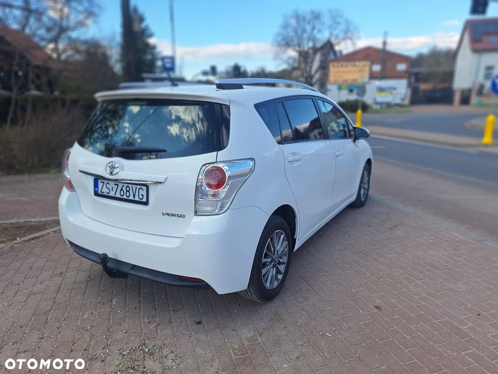 Toyota Verso 1.6 D-4D 5-Sitzer Start/Stop Comfort - 9