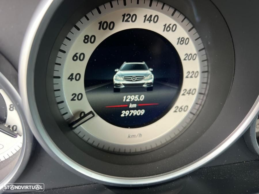 Mercedes-Benz E 200 BlueTEC Avantgarde Auto - 11