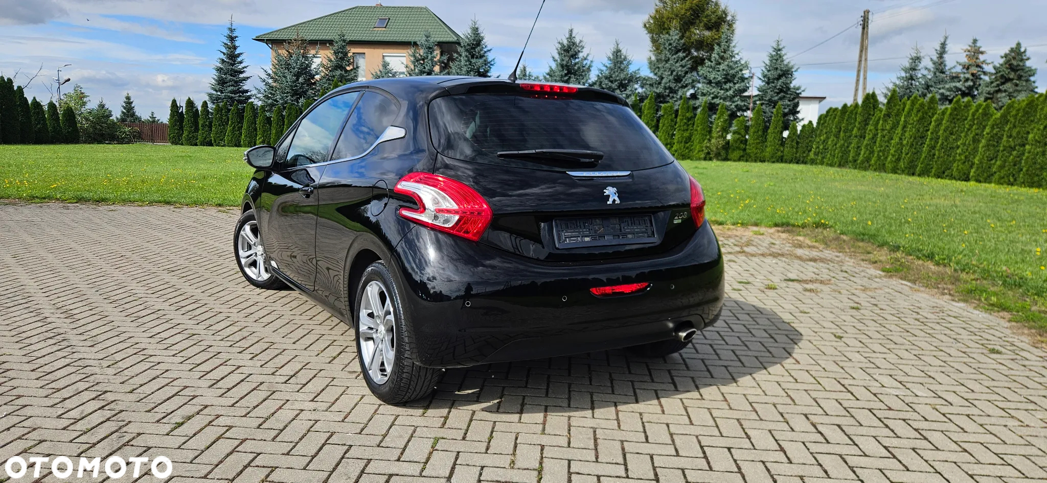 Peugeot 208 1.6 e-HDi Allure STT - 17