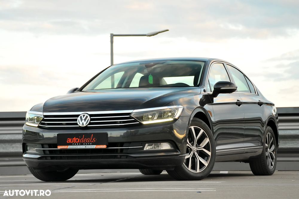 Volkswagen Passat - 1