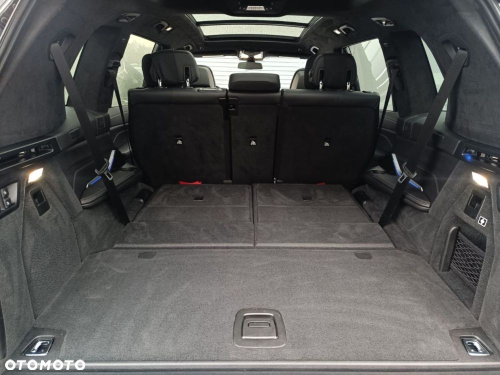 BMW X7 - 29