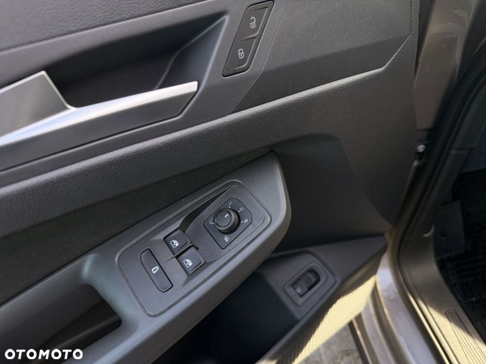 Ford Transit Connect - 23
