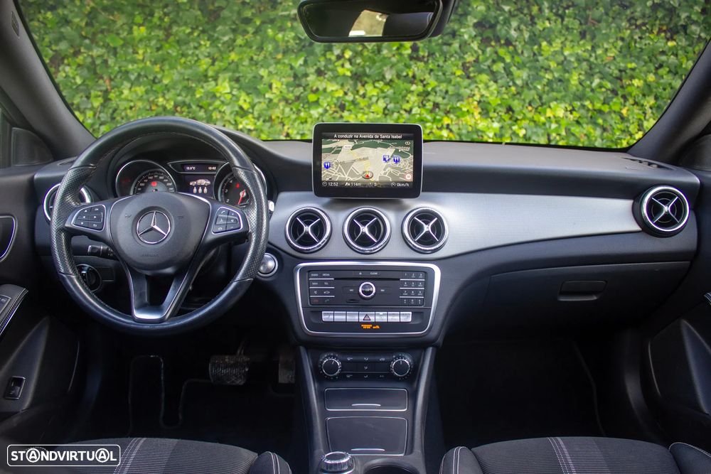 Mercedes-Benz CLA 180 7G-DCT UrbanStyle Edition - 15
