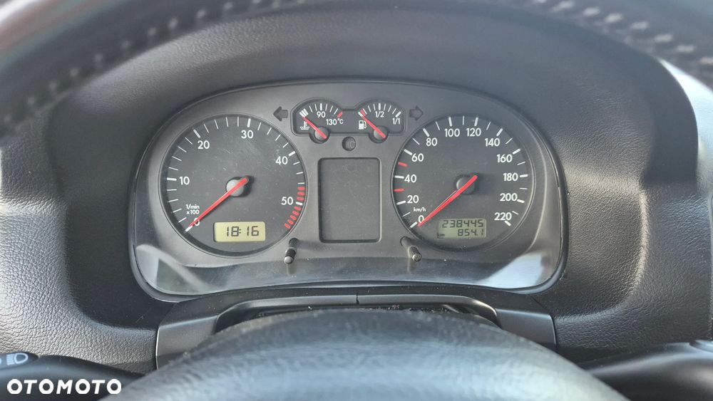 Volkswagen Bora 1.9 TDI Basis - 6