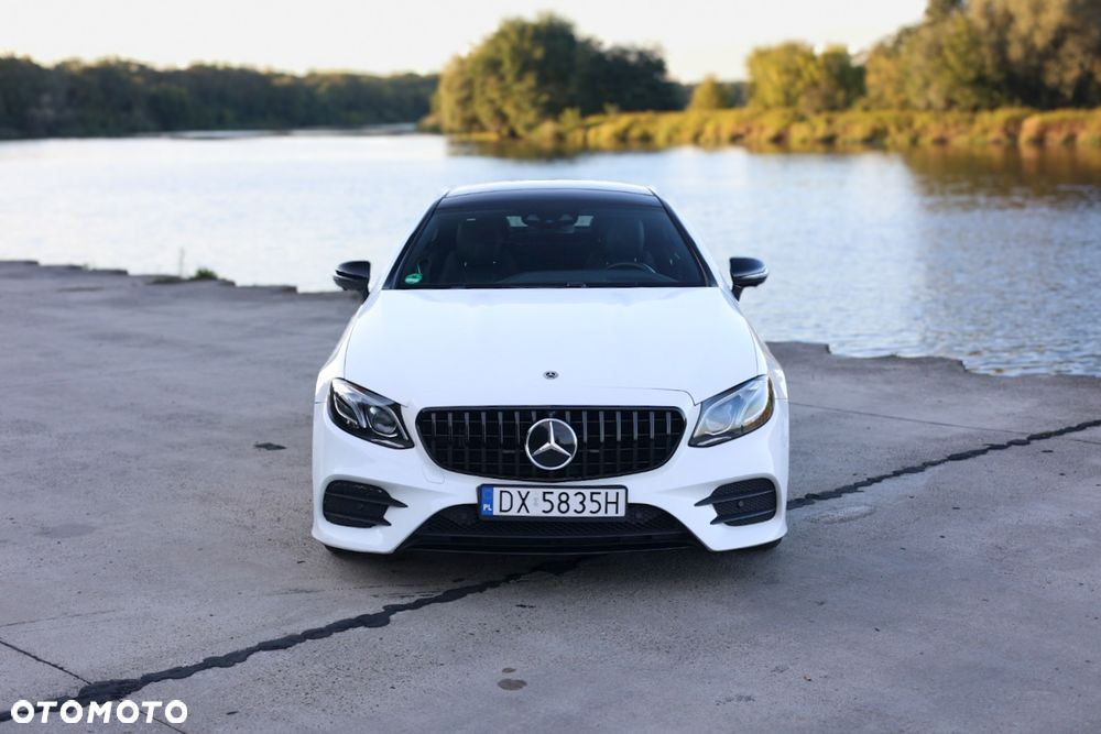 Mercedes-Benz Klasa E 400 4Matic 9G-TRONIC 25th Anniversary Edition - 1