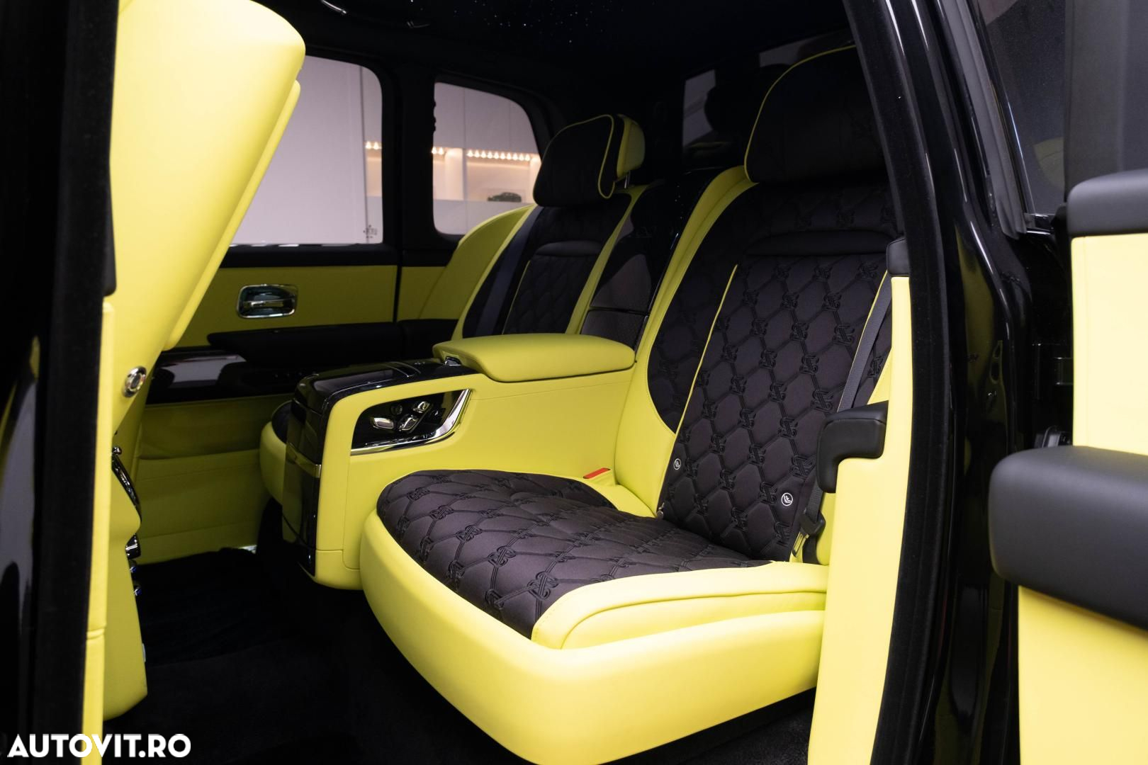 Rolls-Royce Cullinan - 24