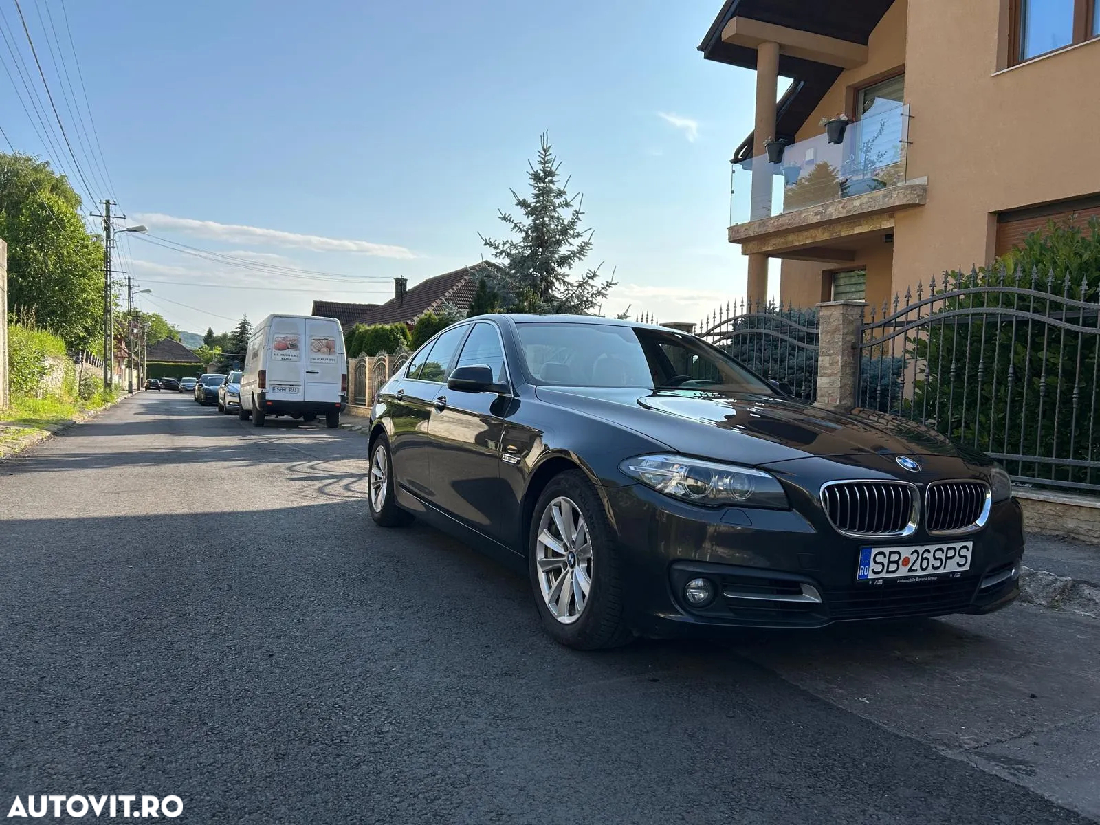 BMW Seria 5 525d xDrive AT - 3