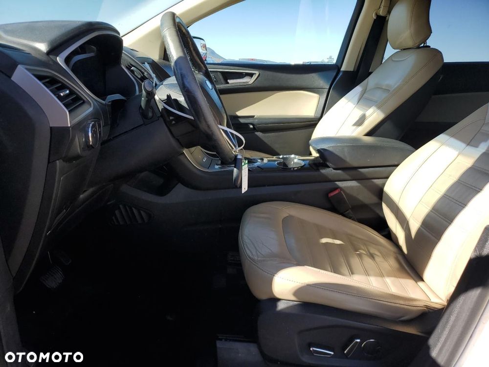 Ford Edge - 18