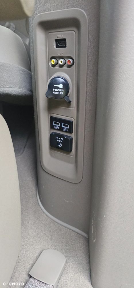 Chrysler Town & Country 3.6 Limited - 31