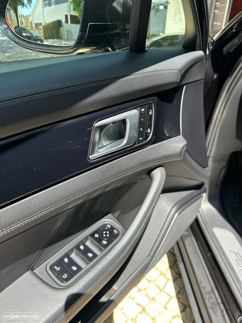 Porsche Panamera Sport Turismo 4 E-Hybrid - 13