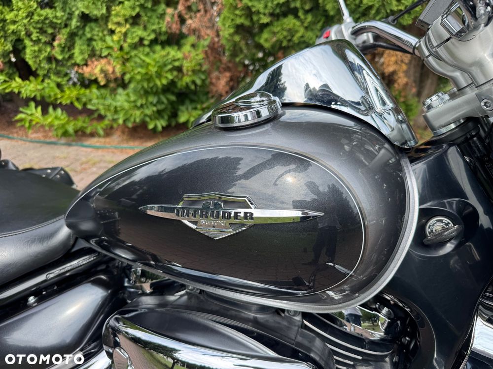 Suzuki Intruder - 26