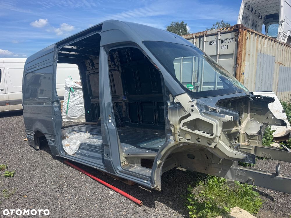 Mercedes-Benz Sprinter - 1