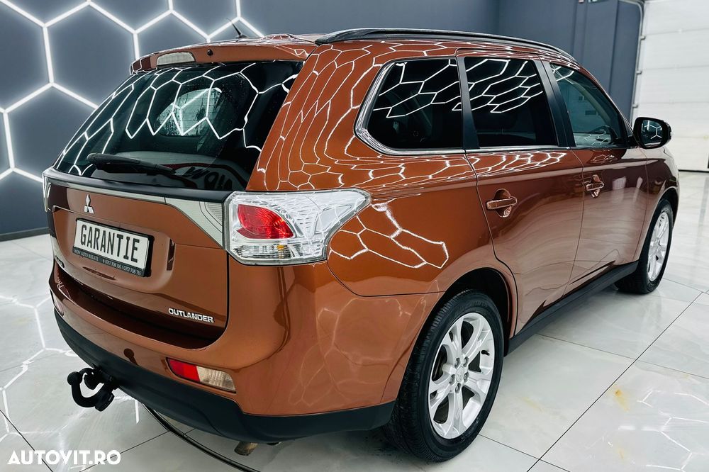 Mitsubishi Outlander 2.2 DI-D 4WD Automatik Diamant Edition - 3