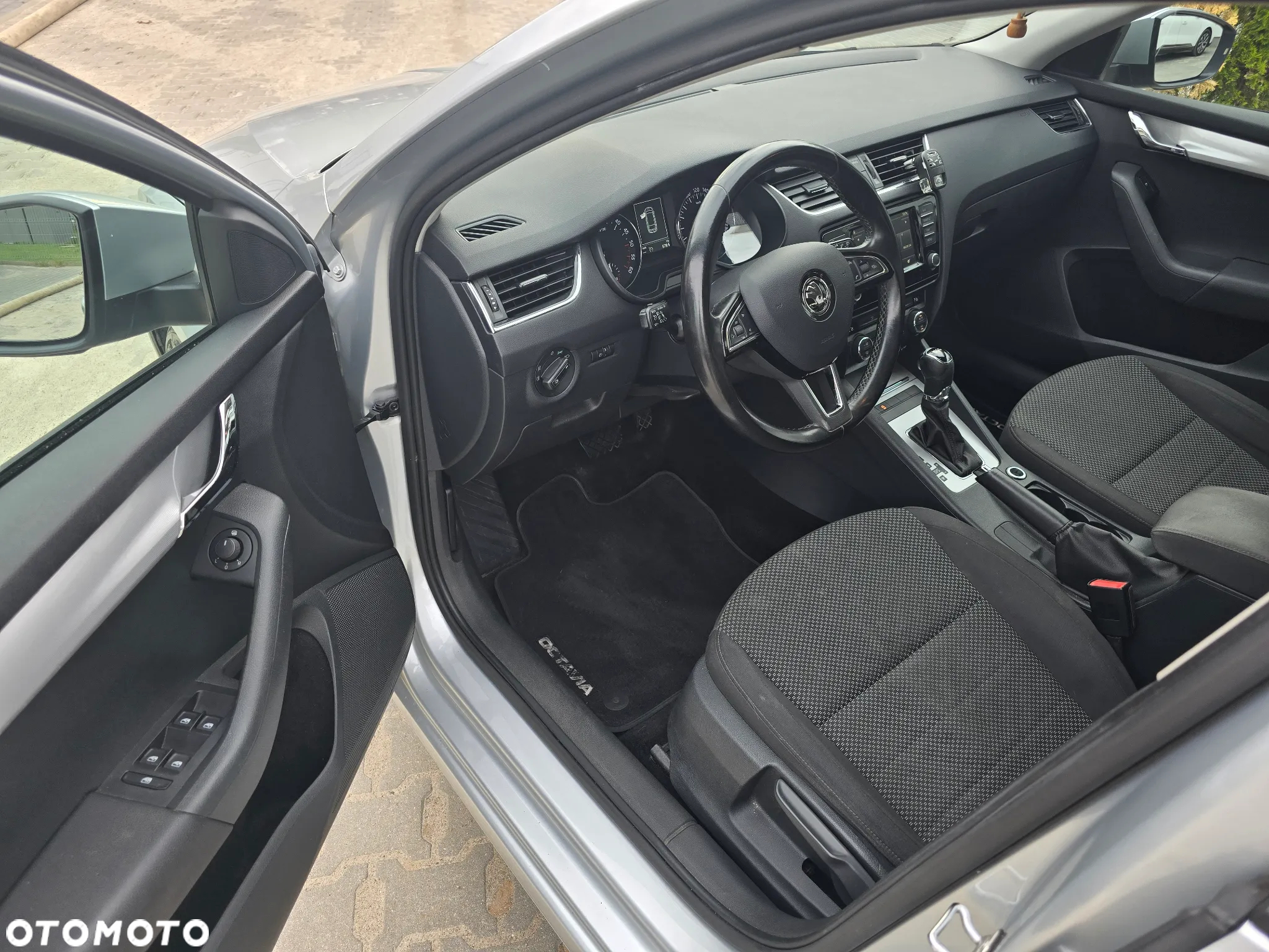 Skoda Octavia 1.6 TDI Ambition DSG - 6