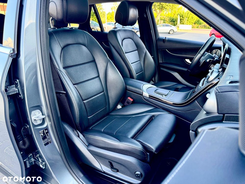 Mercedes-Benz GLC 220 d 4Matic 9G-TRONIC AMG Line Plus - 25