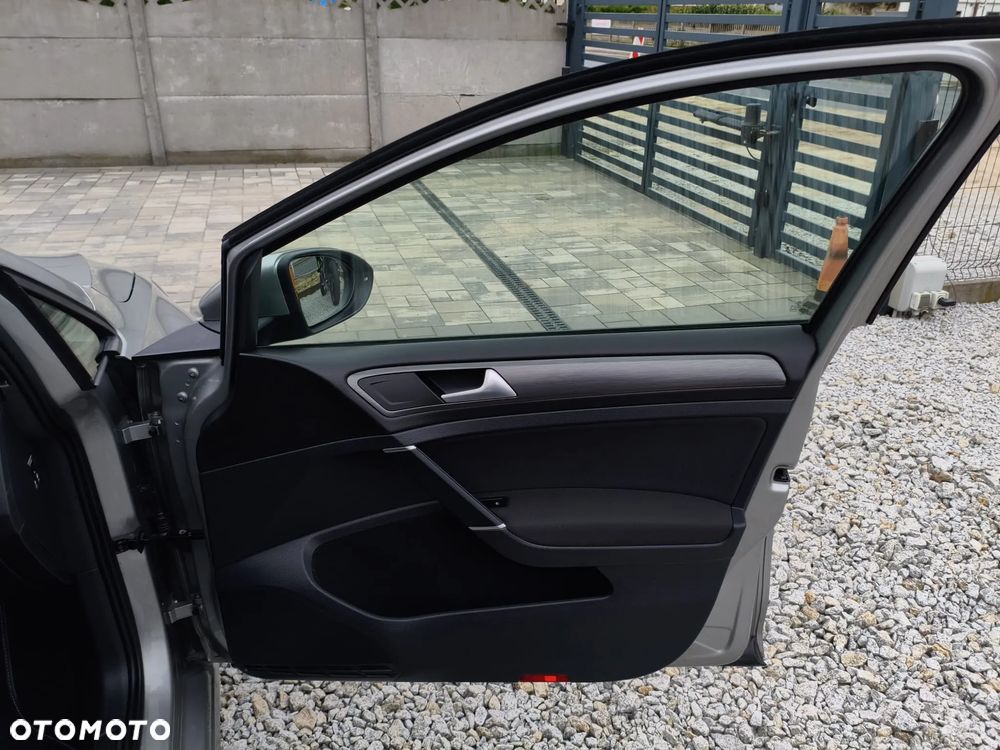 Volkswagen Golf - 15