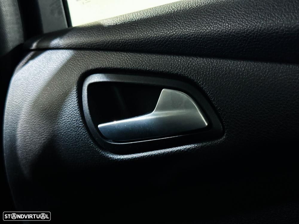 Ford Focus 1.6 TDCi Titanium — fotografia 25