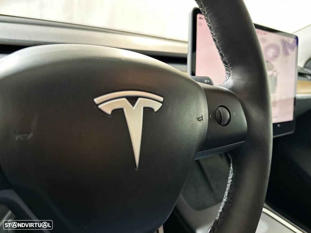 Tesla Model Y Long Range Dual Motor AWD - 42