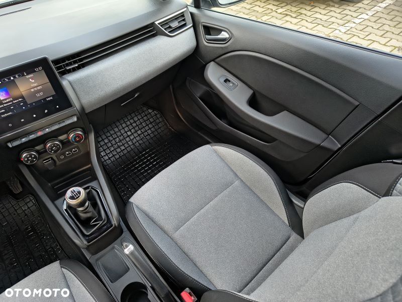Renault Clio - 19