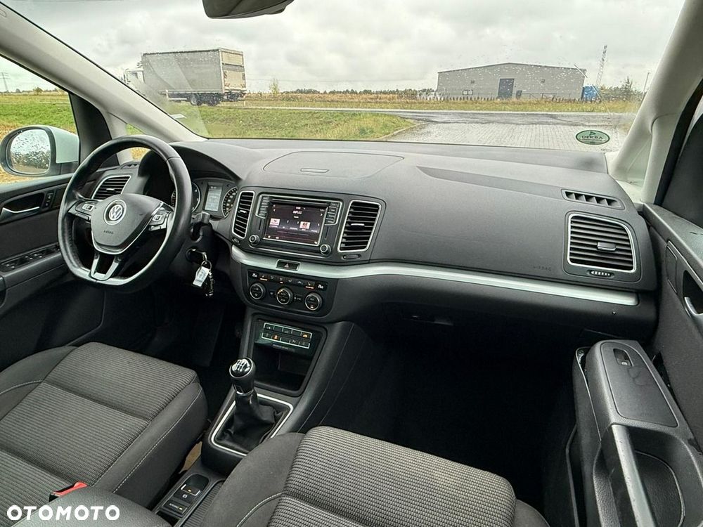 Volkswagen Sharan 2.0 TDI (BlueMotion Technology) Highline - 22