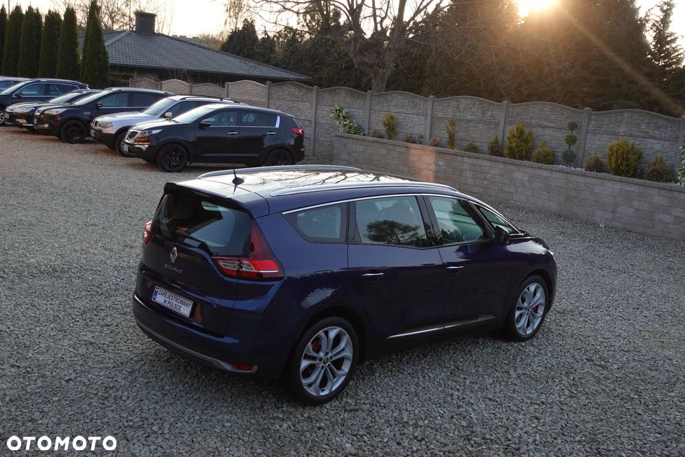 Renault Grand Scenic - 11