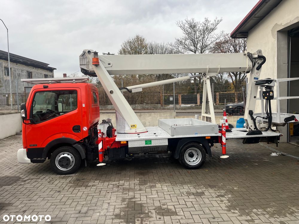 Nissan Podnośnik Koszowy Zwyżka Palfinger 210Bk 21 Metrów 16 w bok ! PILOT NA KABLU!! UDT !! Kosz 1000V Izolowany Jak Wumag Ruthmann Gsr - 3