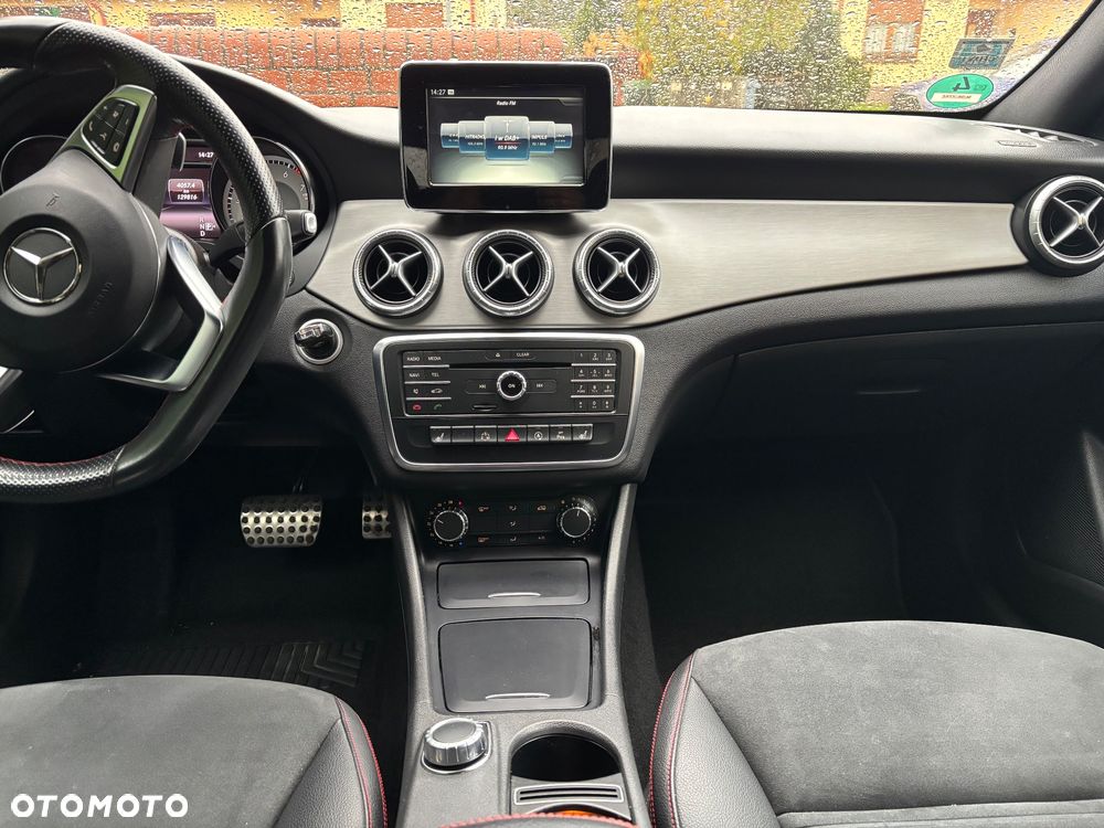 Mercedes-Benz CLA 180 7G-DCT AMG Line - 9