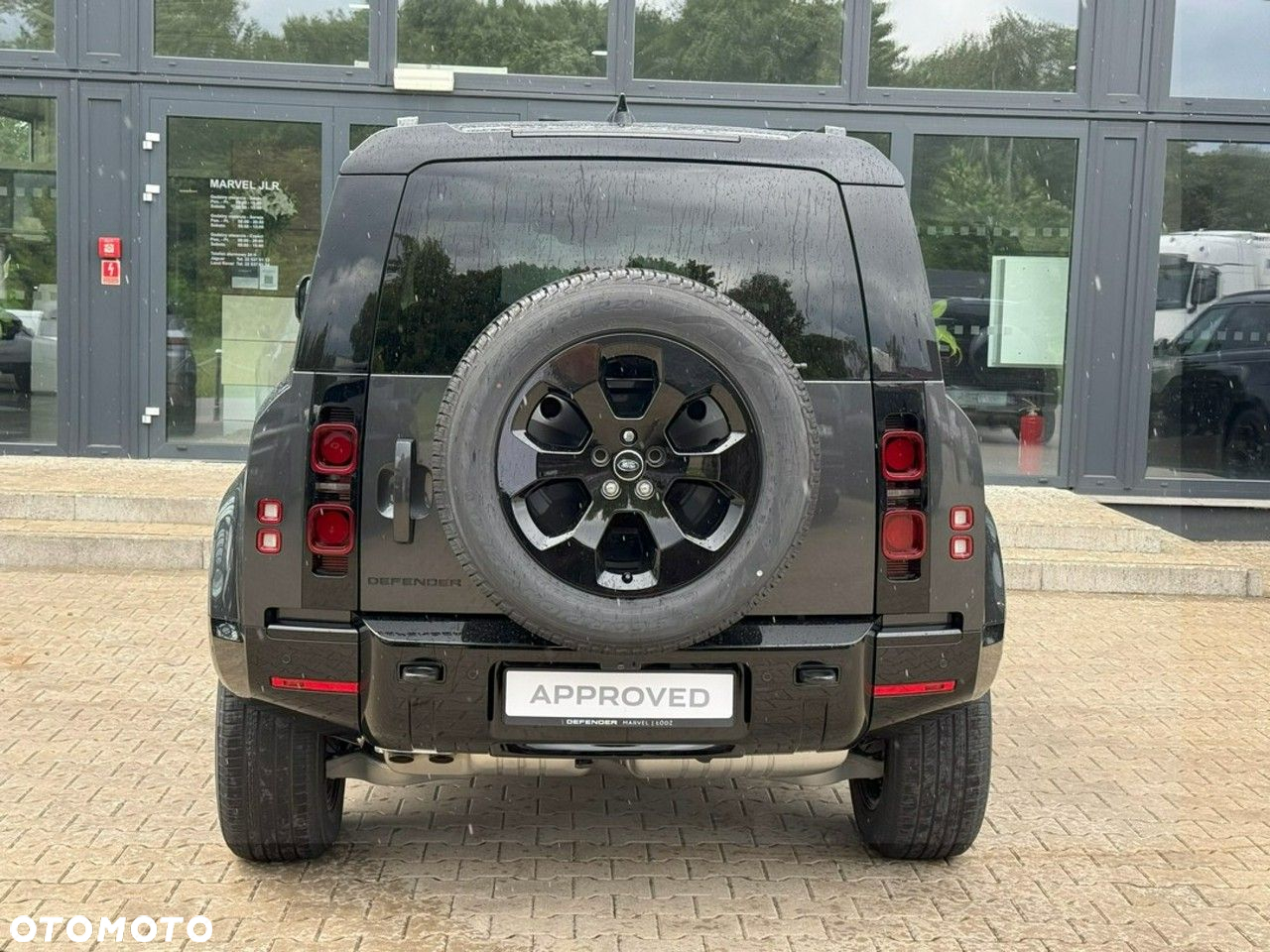 Land Rover Defender - 6
