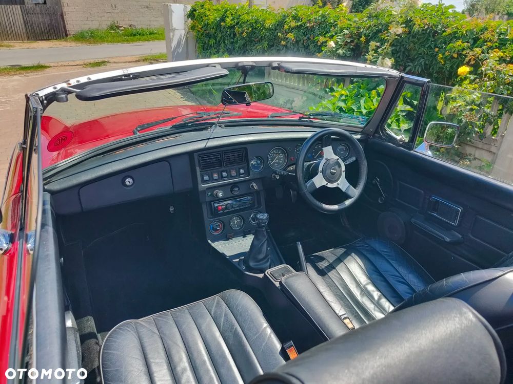 MG MGB - 11