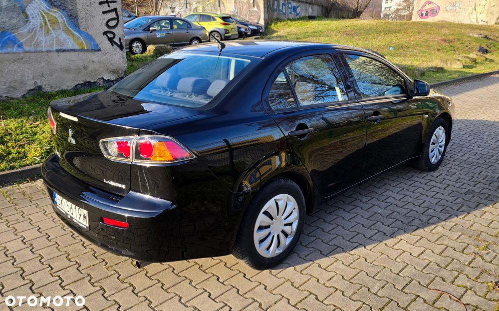 Mitsubishi Lancer 1.6 Invite - 9