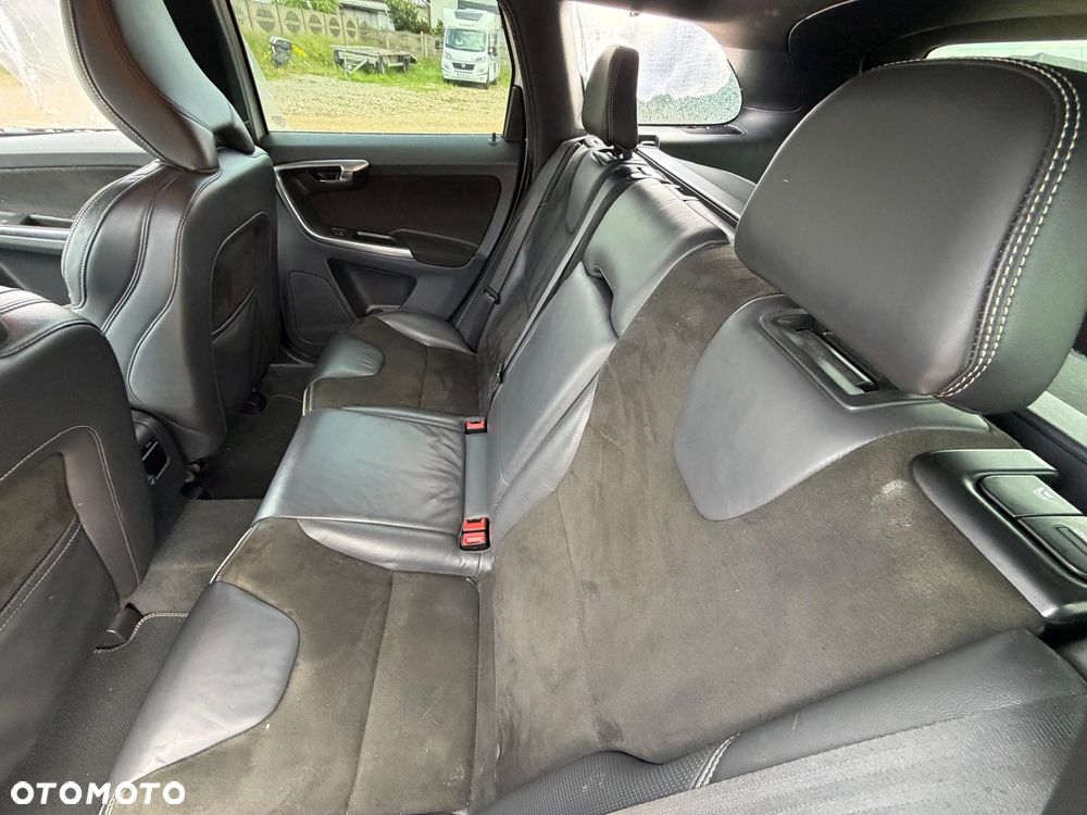 Volvo XC 60 D3 Drive-E R-Design Kinetic - 11