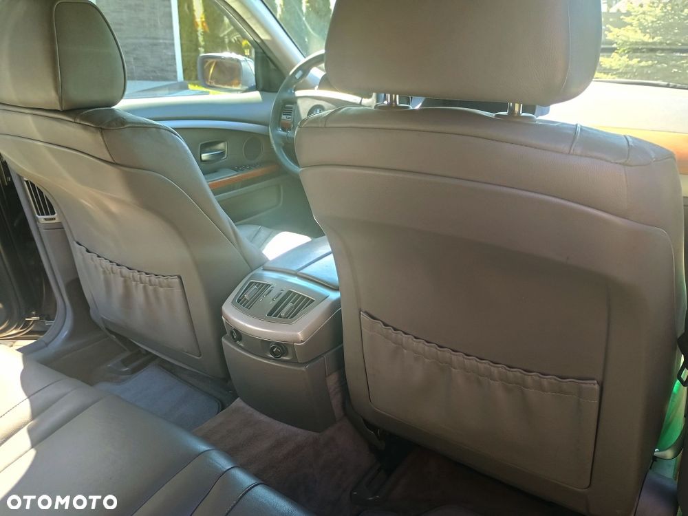 BMW Seria 7 - 8