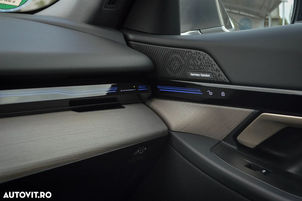 BMW Seria 5 520i AT MHEV - 39
