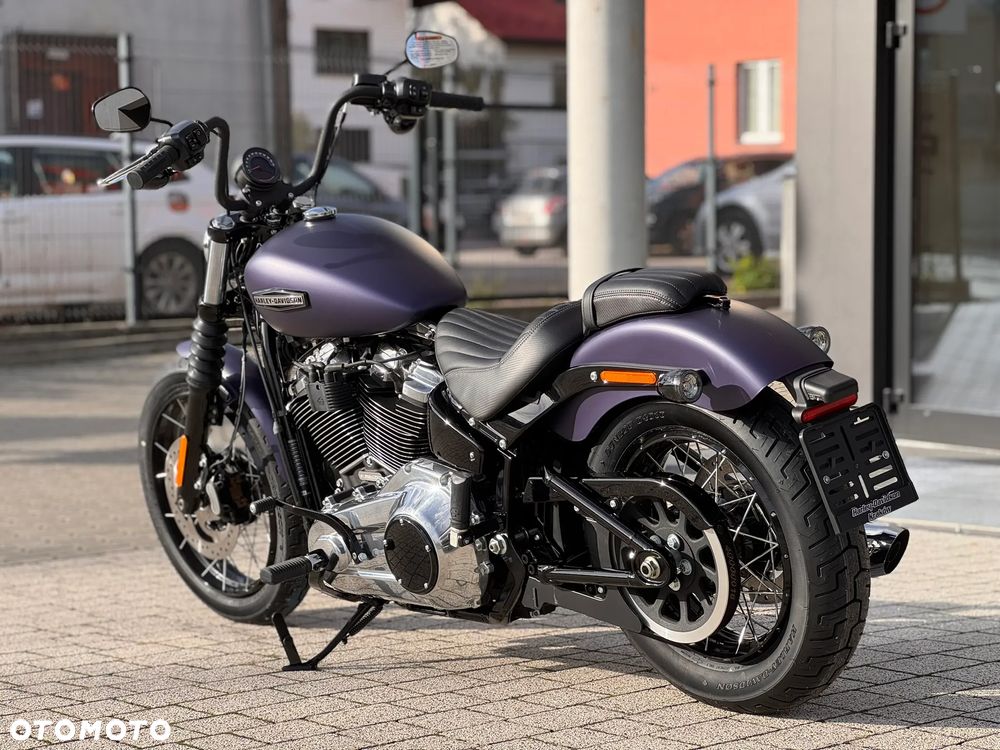 Harley-Davidson Softail Street Bob - 16