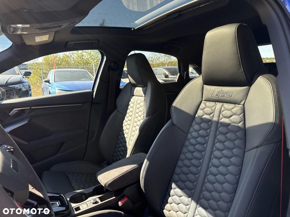 Audi RS3 Limousine - 11