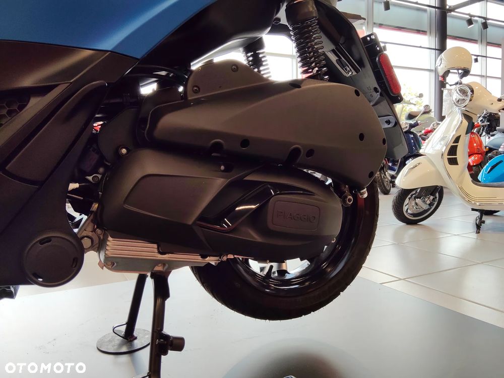 Piaggio MP-3 - 11