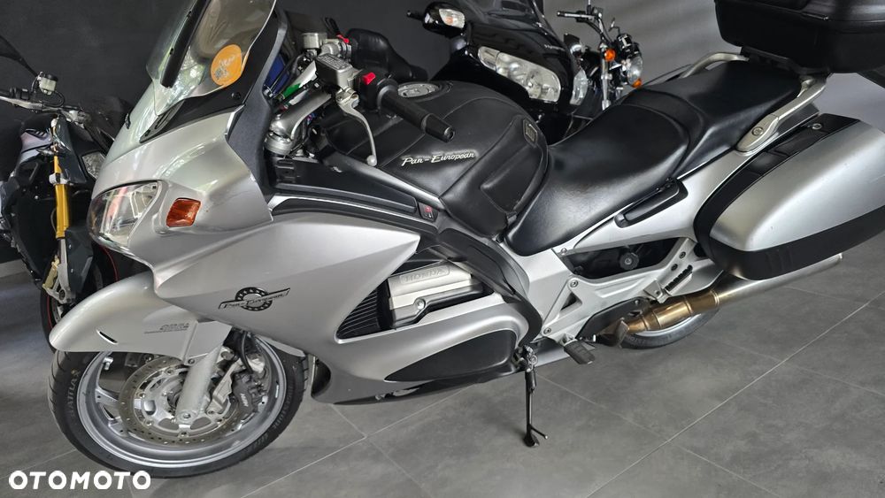 Honda ST - 4