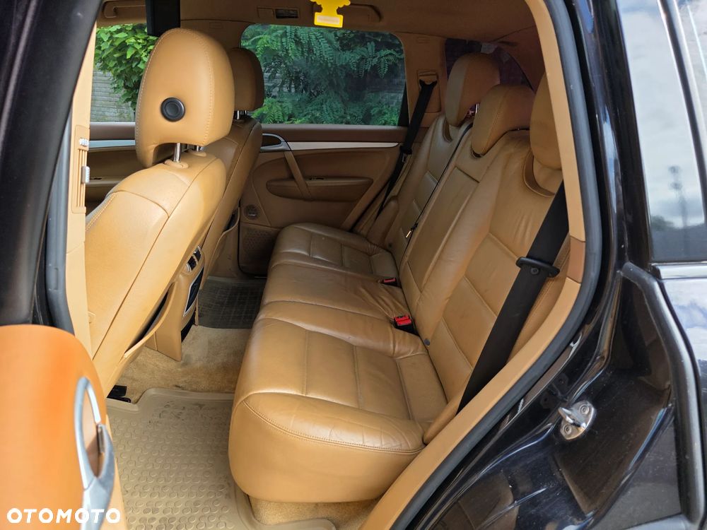 Porsche Cayenne - 18