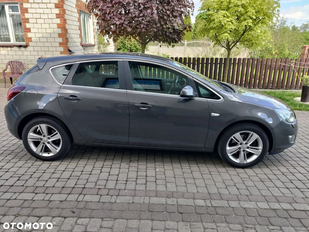 Opel Astra 2.0 CDTI Cosmo - 2