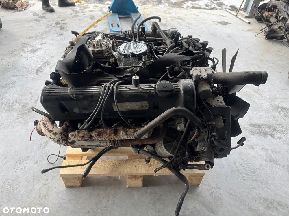 SILNIK 5.6 MERCEDES 117968 SEC 560 W126 - 1