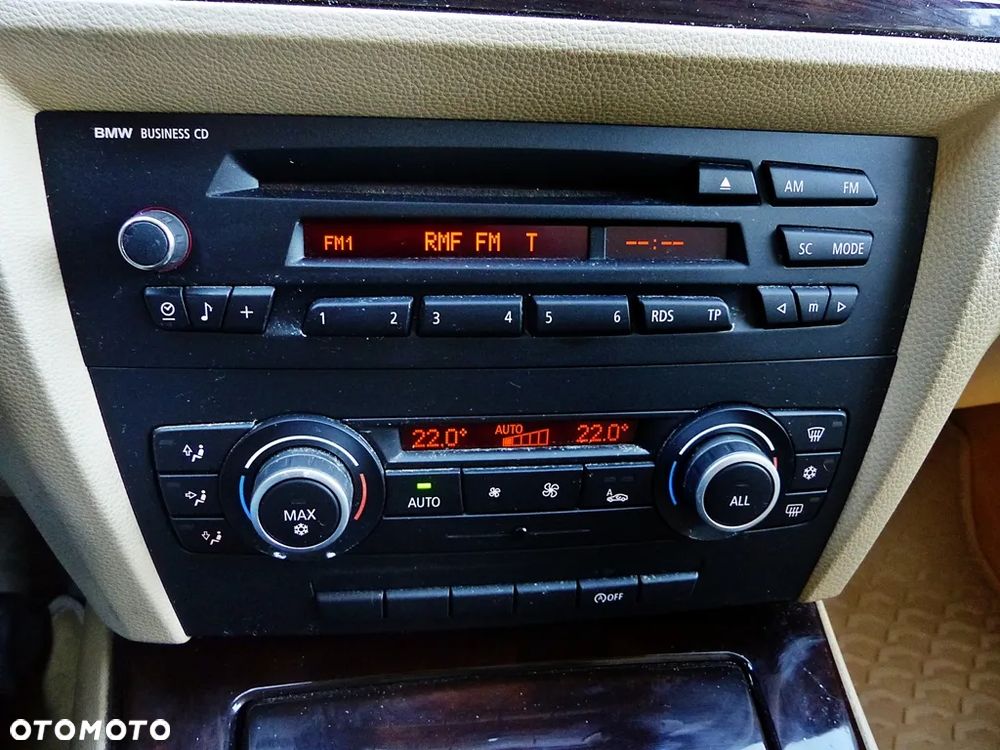 BMW Seria 3 318i Edition Exclusive - 32