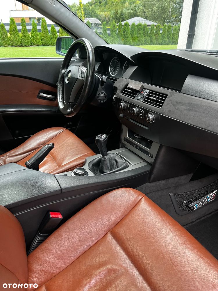 BMW Seria 5 523i - 11