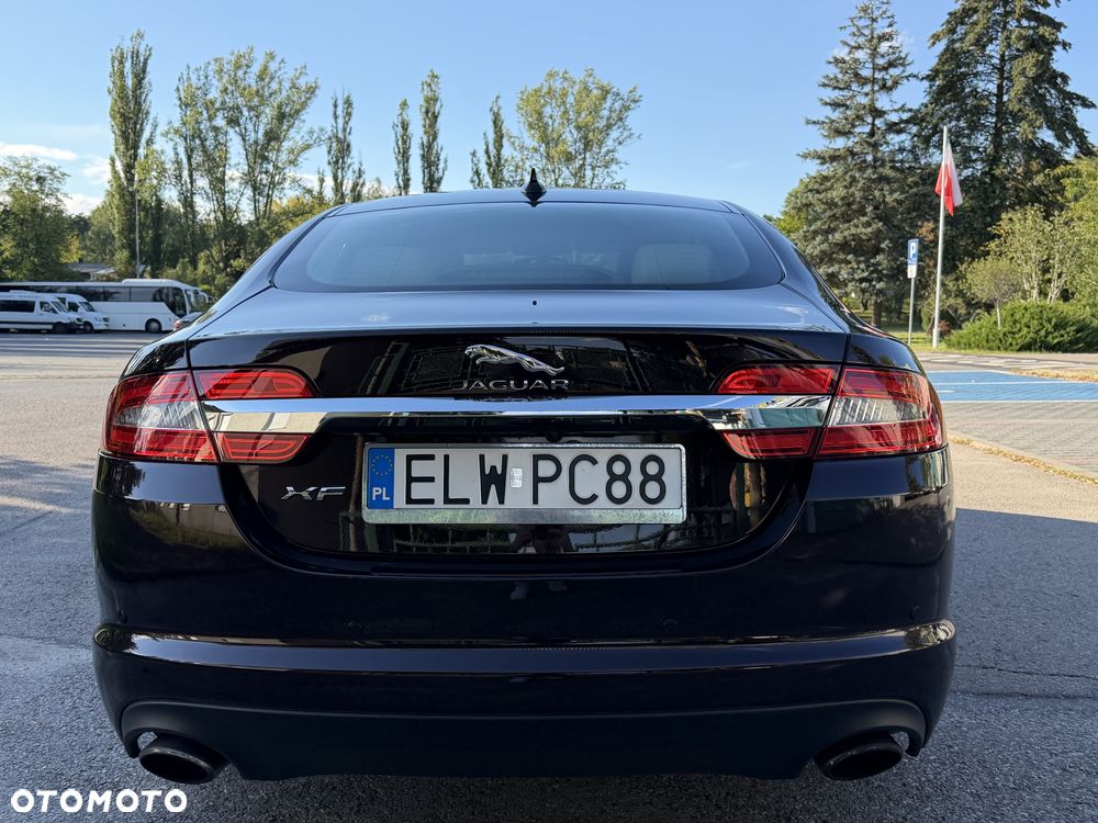 Jaguar XF - 24