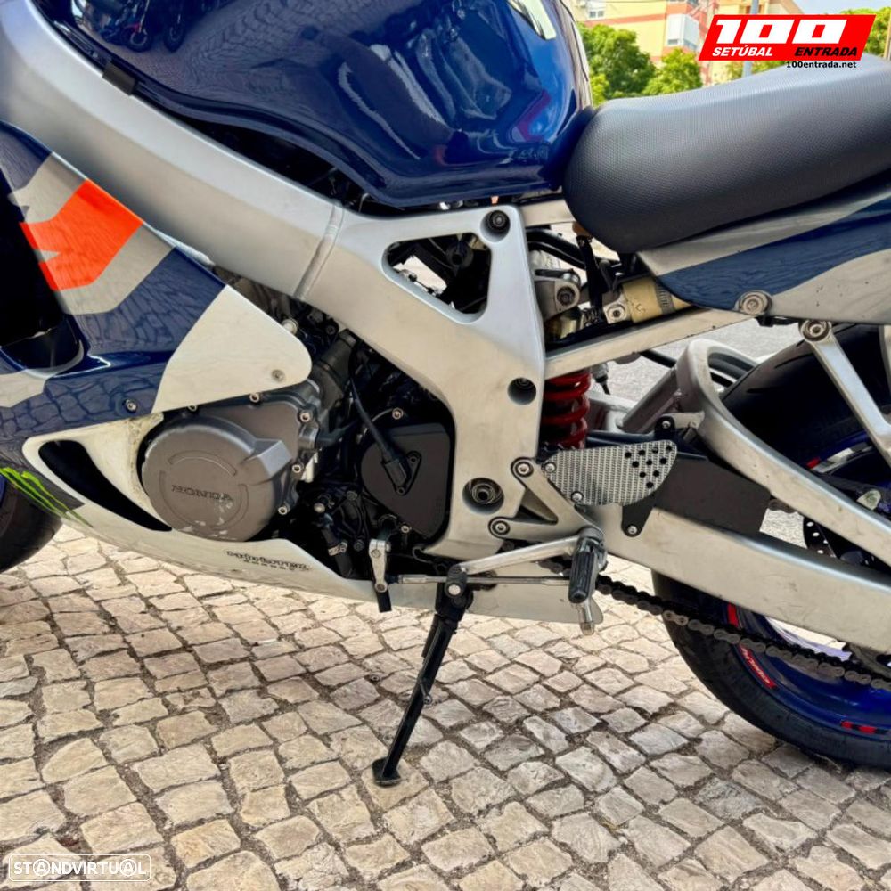 Honda CBR 900 RR - 3