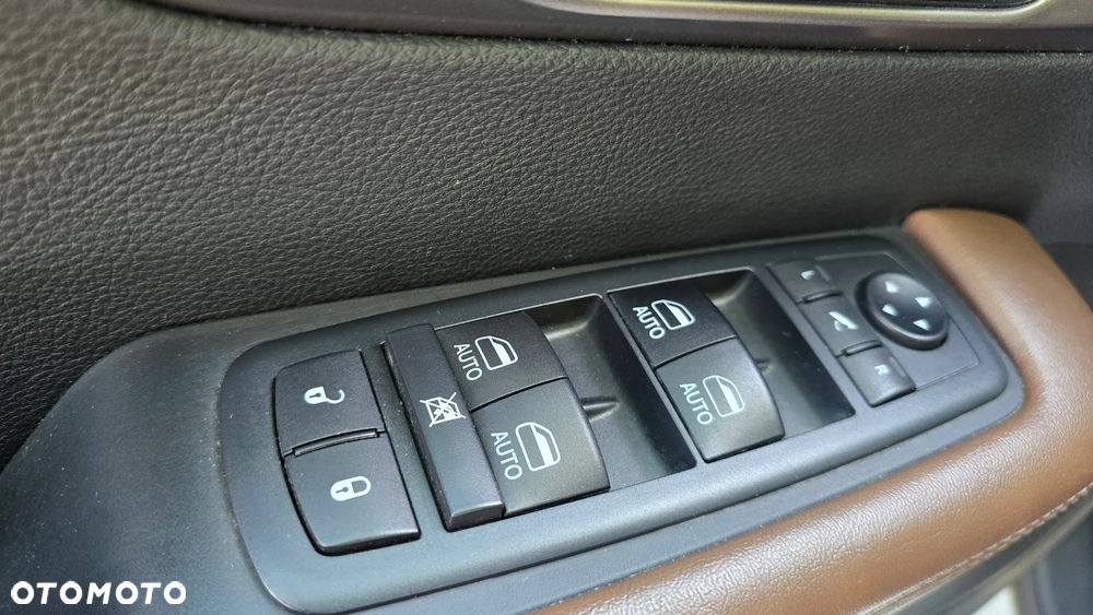 Chrysler Pacifica - 17