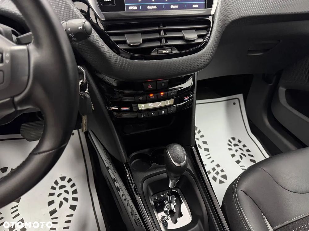 Peugeot 2008 BlueHDi FAP 120 STOP & START EAT6 Allure - 21