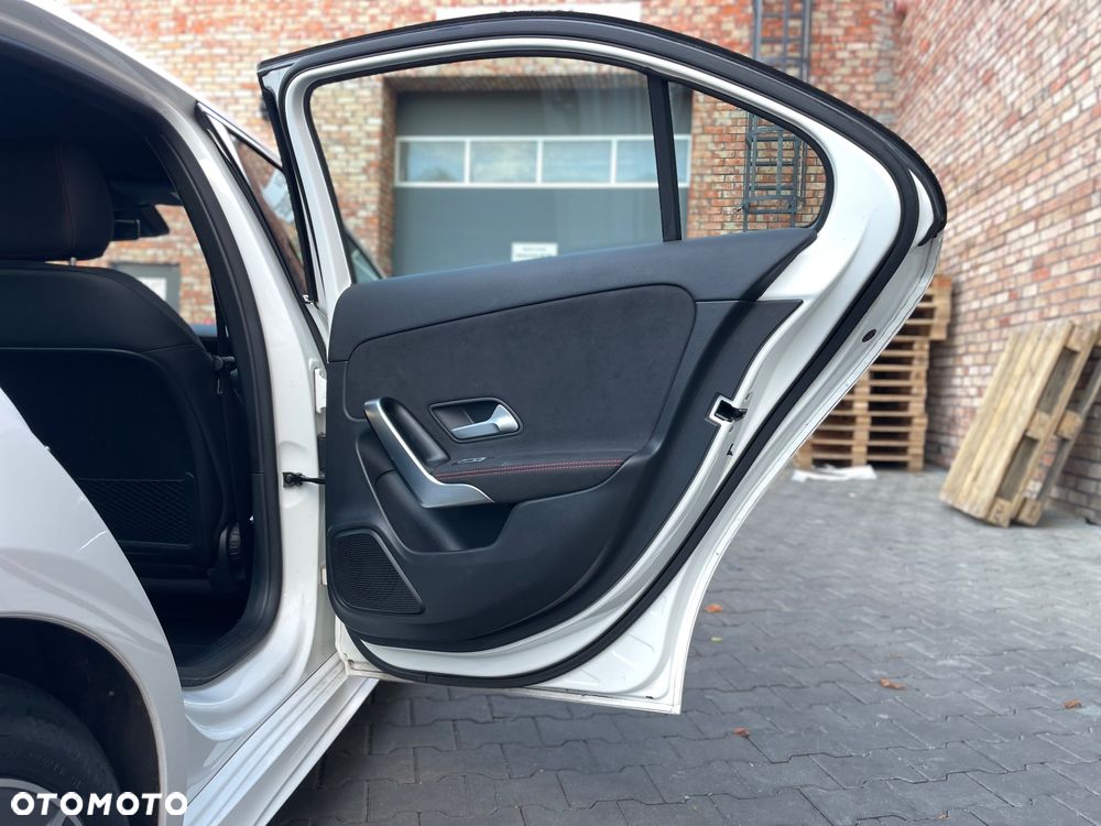 Mercedes-Benz Klasa A 180 7G-DCT AMG Line - 11